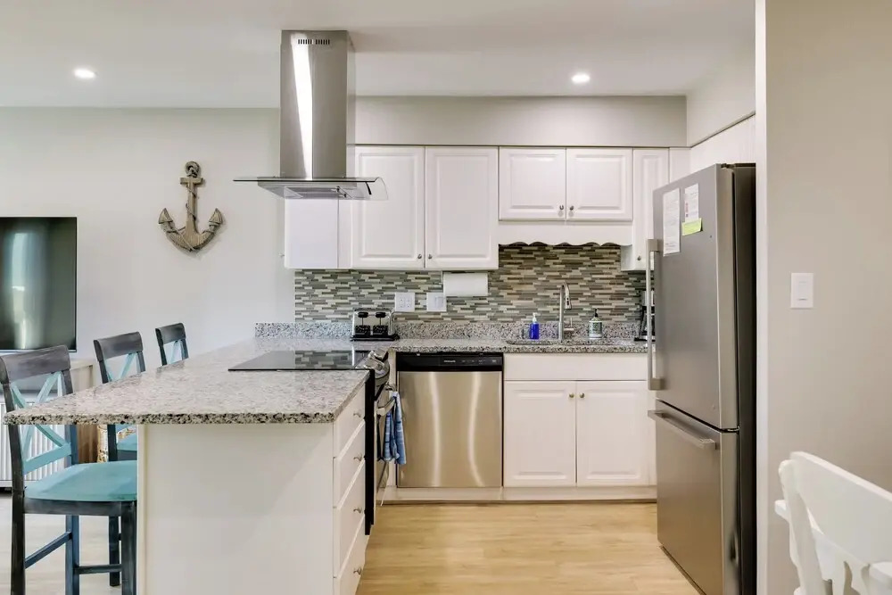 Emerald Isle Condo w/ Indoor Pool & Beach Access!