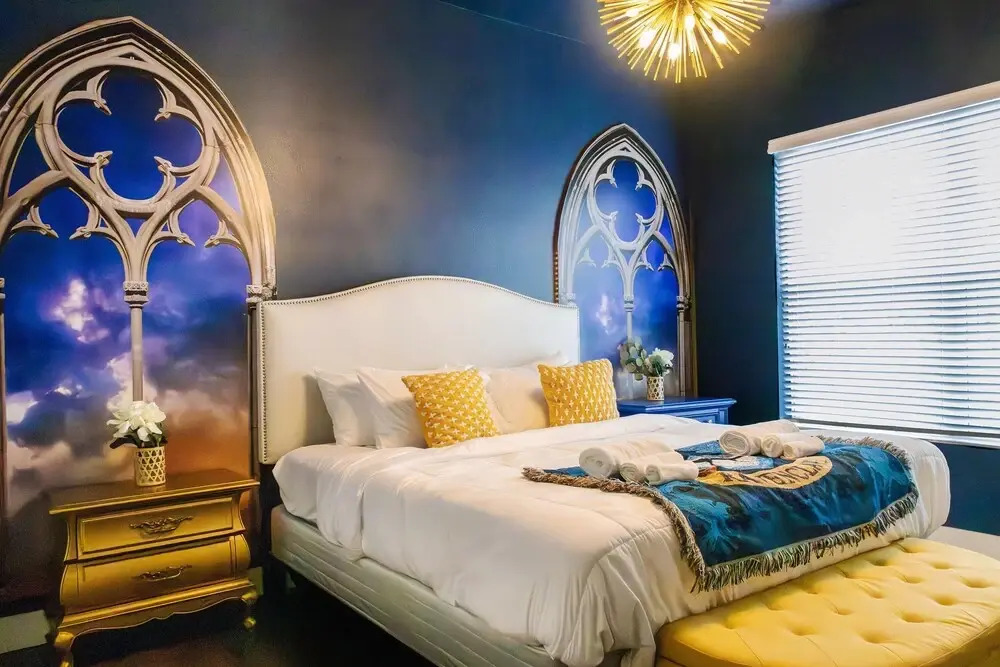 Magical Wizard s Castle 4 BR 2 Miles to Disney
