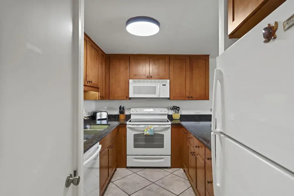 Kamaole Sands 7-206 - Renovated, Courtyard Views, Steps to the Beach, AC