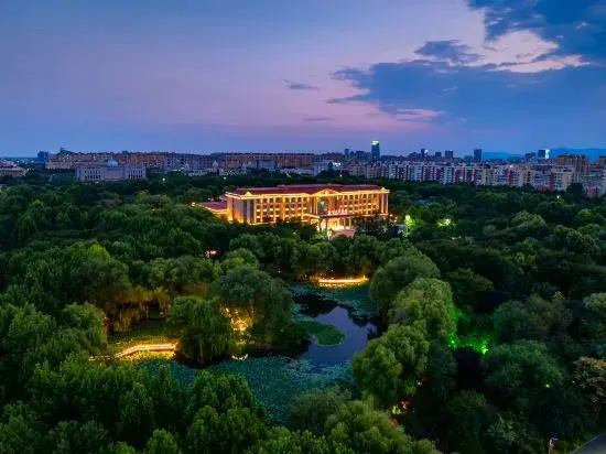 Hebi Yingbin Garden Hotel (Hebi East High-speed Railway Station)