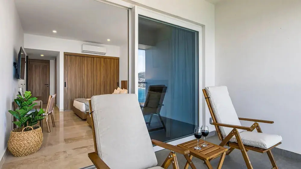 Beachfront Luxury 4BR Penthouse With Incredible Ocean Views