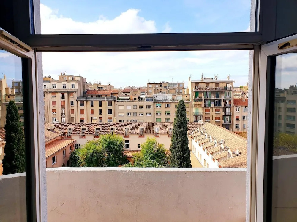 Apartment with 2 Bedrooms in Marseille, with Wonderful City View, Balcony And Wifi