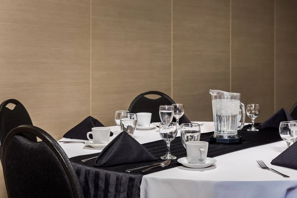 Heritage Inn Hotel & Convention Centre - Moose Jaw
