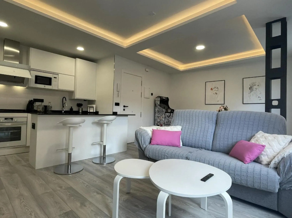 Apartamento Nuevo con patio, situado en el centro.