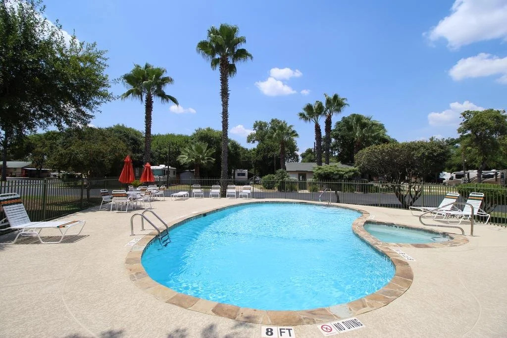 Travelers World RV Resort