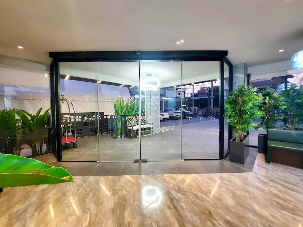 The 9 Residence Hotel