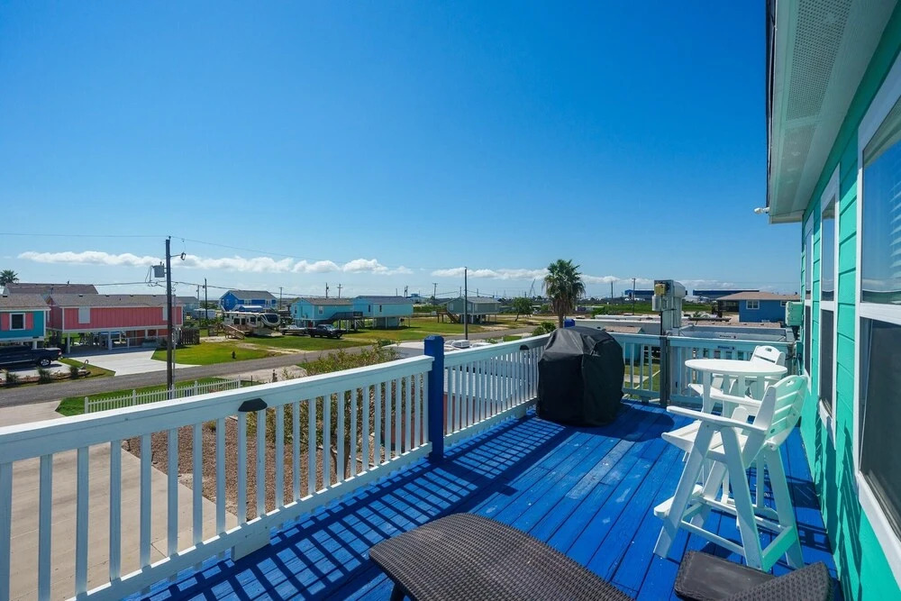 Wade Into Life 3 Bedroom Home By Redawning