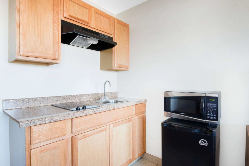 Hawthorn Suites by Wyndham Albuquerque