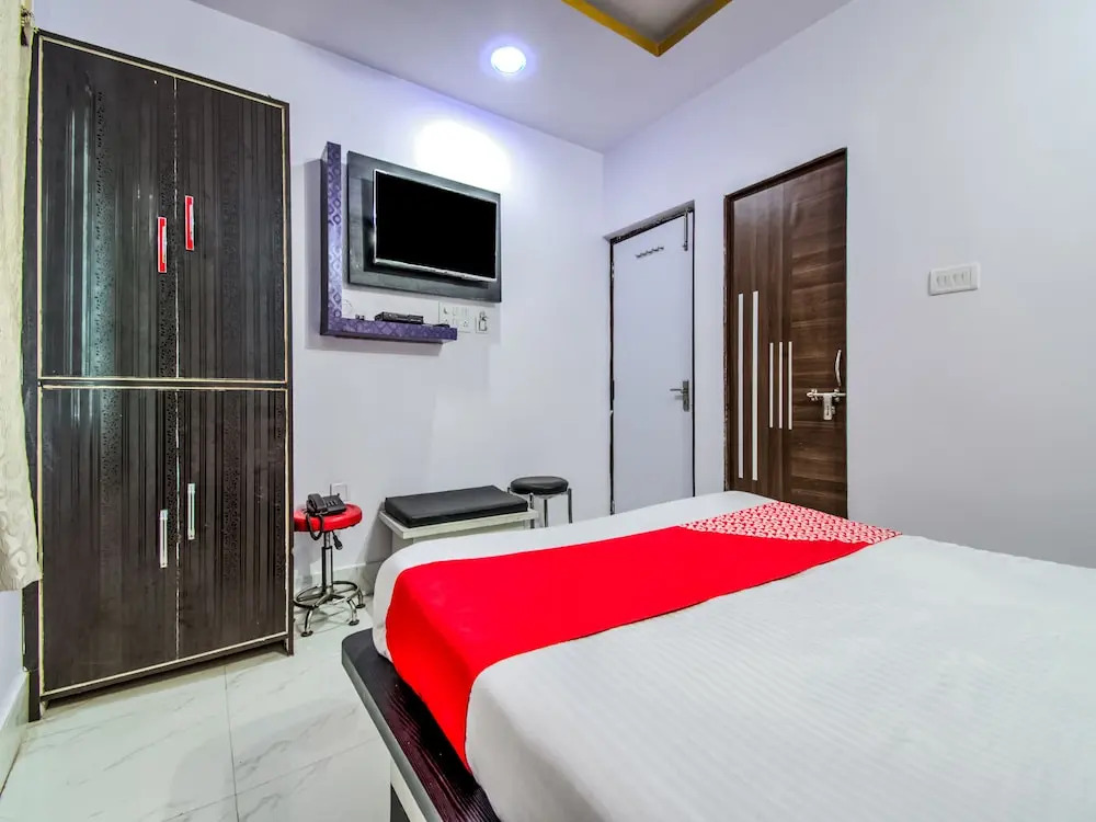 Rp Palace By OYO Rooms