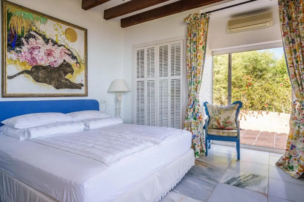 7,000 sqm Luxurious Villa with Panoramic Sea Views Multiple Gardens & Two Pools