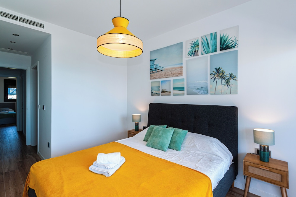 Sunset Waves Apartments Tower 1