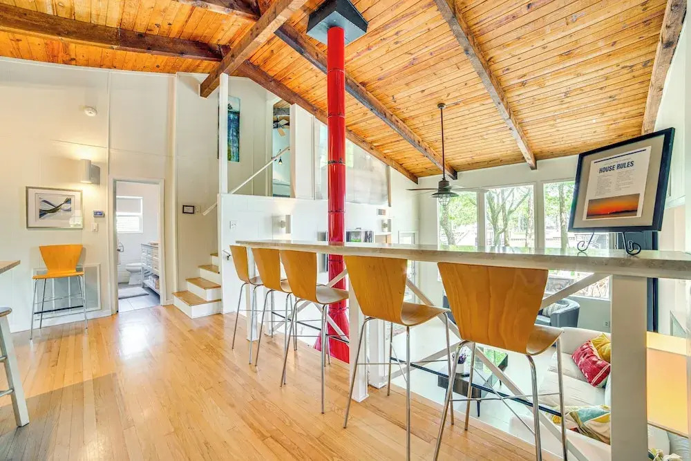 Live Lake Life! Enchanted Oaks Gem w/ Private Dock