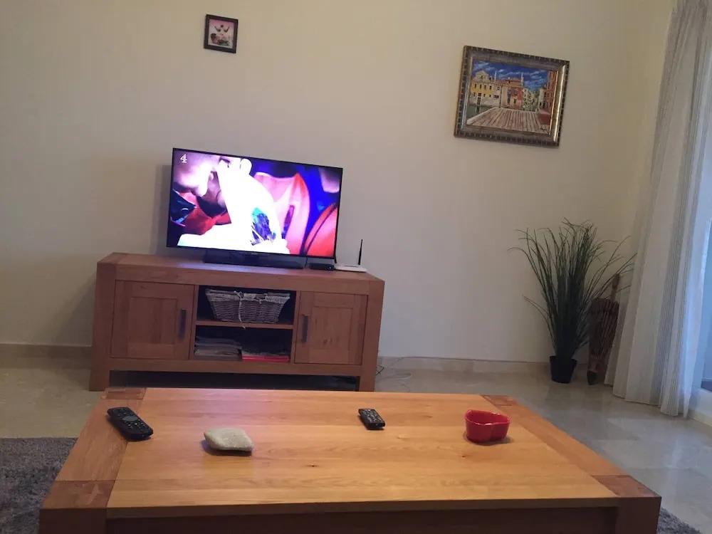 Sunny, Quiet And Spacious Apartment Nearby The Sea