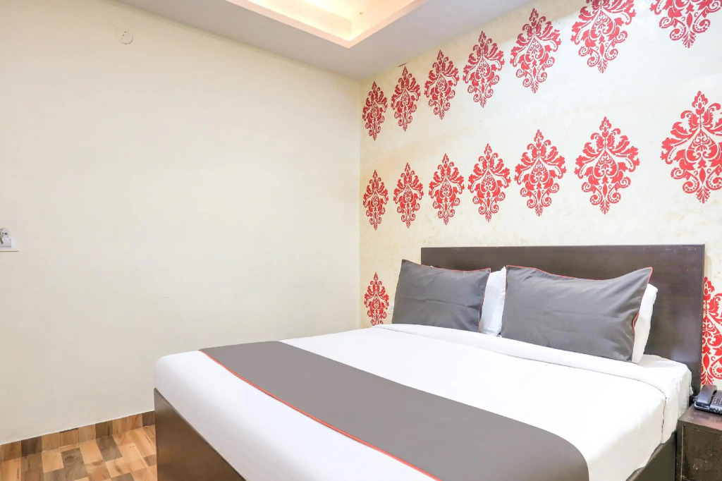Collection O 77414 Hotel Krishna Pride