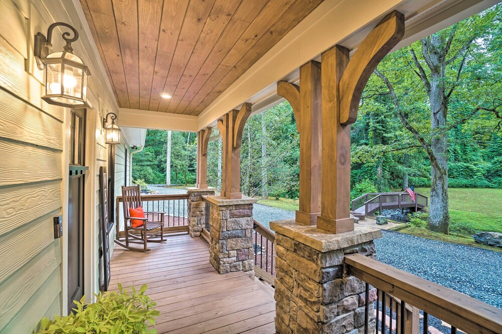 Hootenanny at Horton Creek: Creekside Escape!