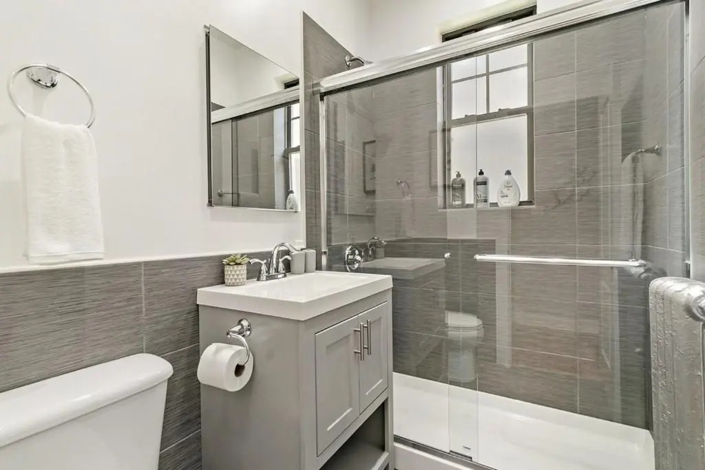 Bright Spacious Apt, Comfy King Bed, 5 Location