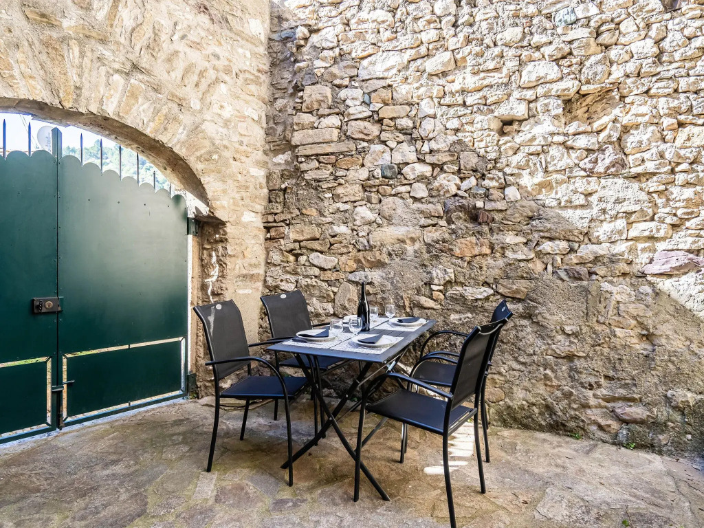 Vineyards & Village Stay