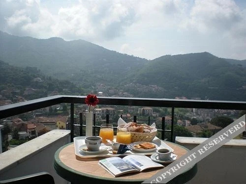 Hotel Pineta Ristorante Castello