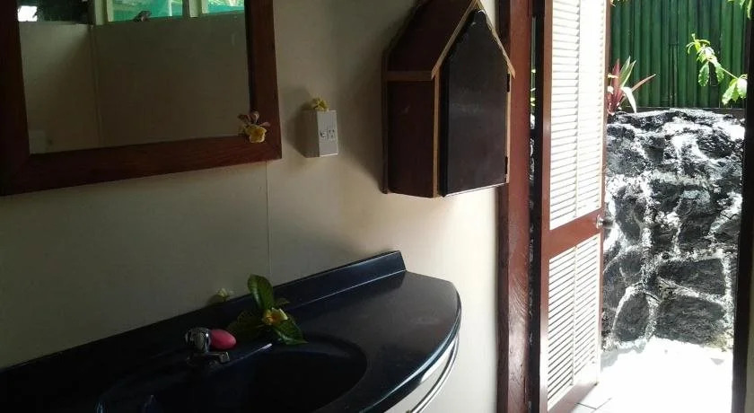 Va-i-moana Seaside Lodge