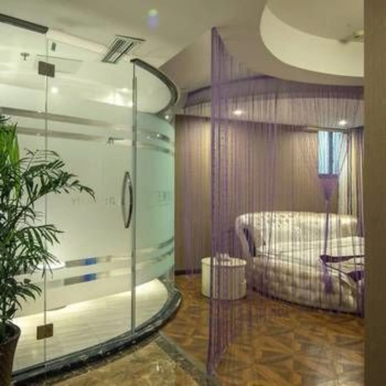 Yujin Hotel
