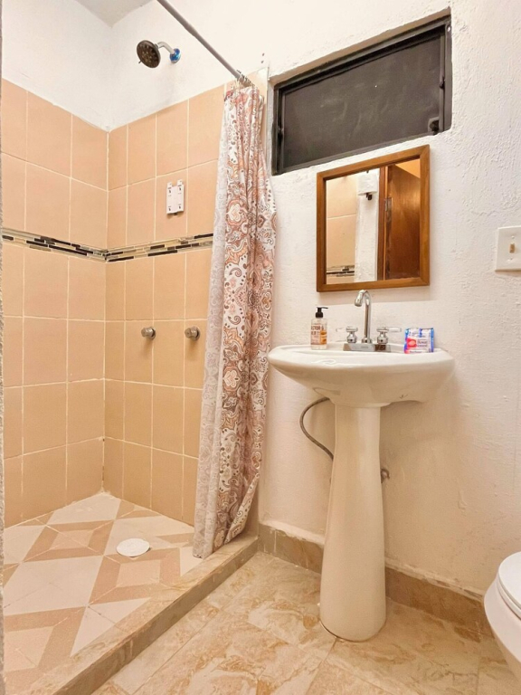 Hotel 305