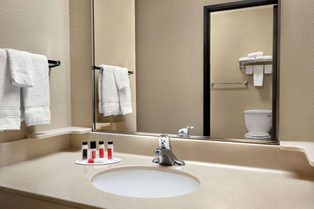 Baymont by Wyndham Sioux Falls North,I-29,Russell St, Airport