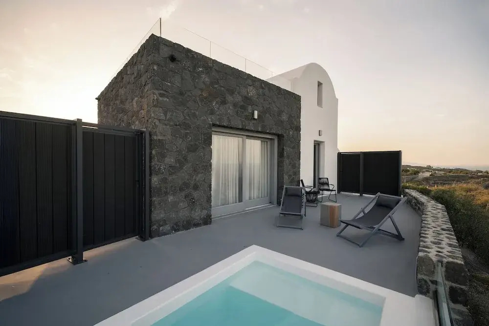 Uranides Luxury Suites