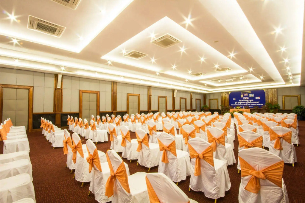 Royal Empire Hotel
