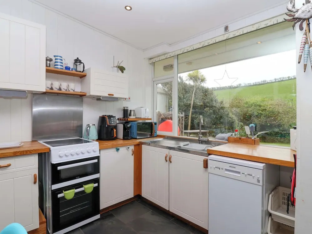 2 Brook Cottages