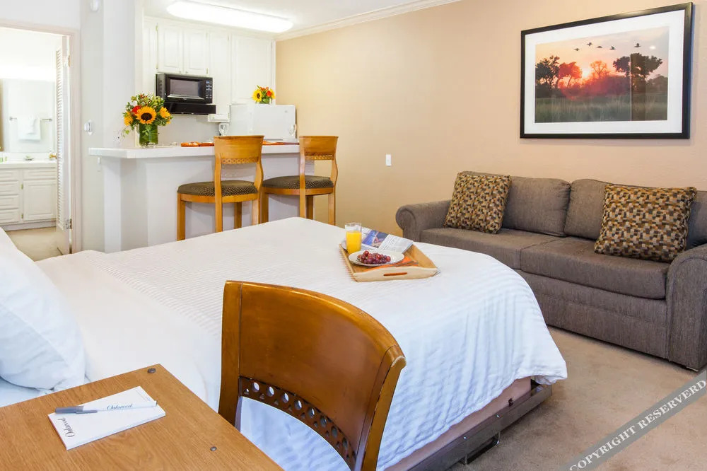 Toluca Hills Apartments By Avalon