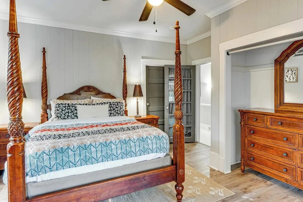 Walkable Location! Dtwn Cary Escape w/ Fire Pit