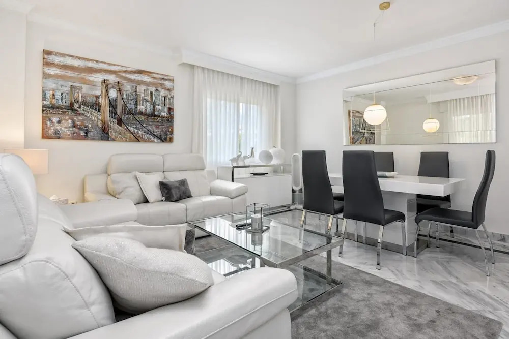 Dama de Noche - 4BR Garden Apartment in Puerto Banus