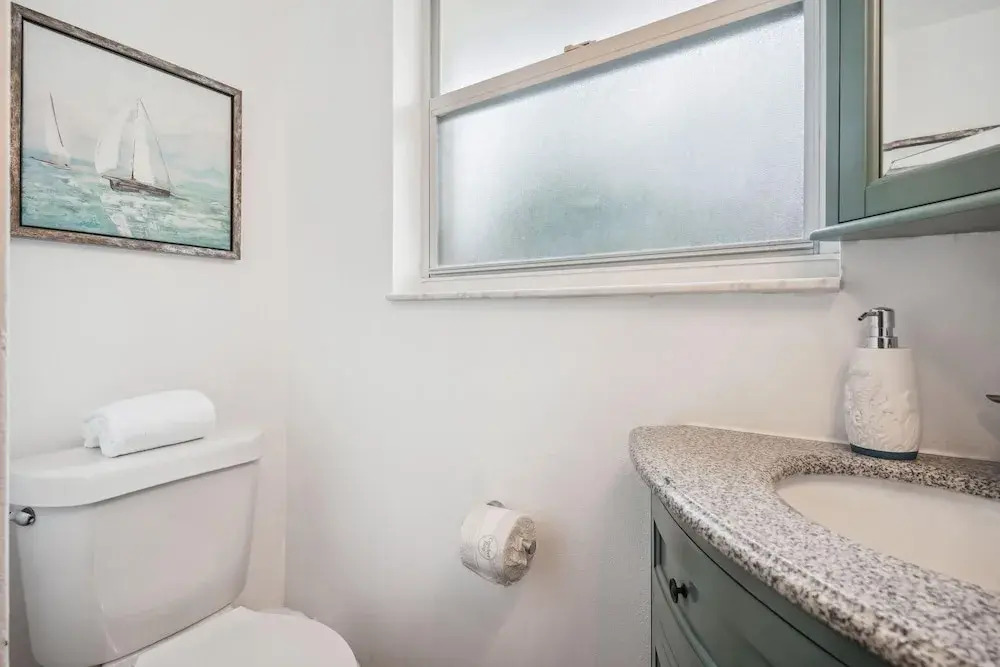 Beach Livin 1 - 1 Bedroom Downstairs