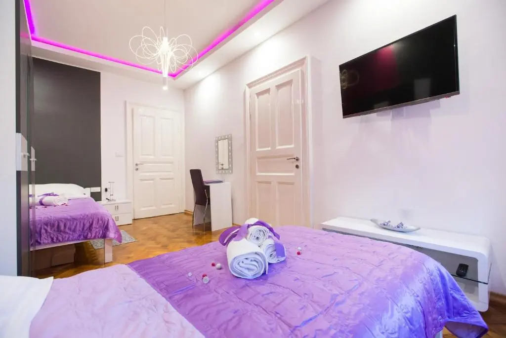 Apartment Center Four stars