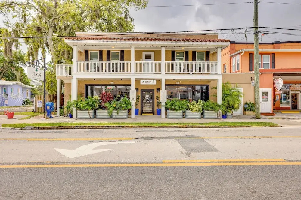 Pet-friendly Dtwn Stay: Steps to Nights of Lights
