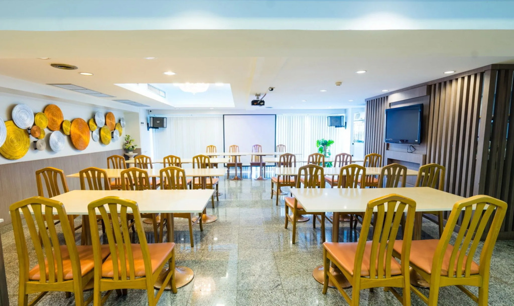 Samran Place Hotel