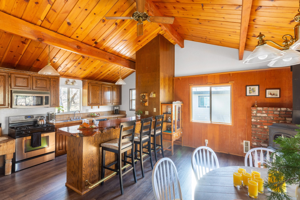 Turtlebear by Avantstay Gazebo Dining + Table Tennis National Forest Backyard + Mins to Snow Summit Turtlebear