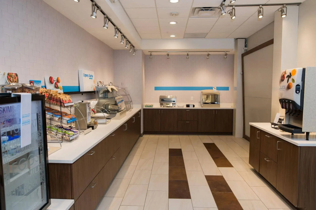 Holiday Inn Express & Suites Marietta by IHG
