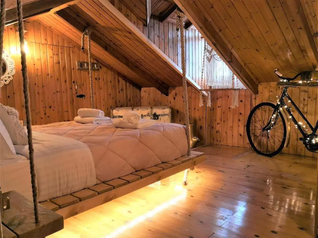 Old Nest House