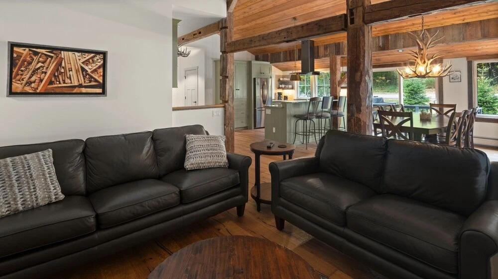 Mad House Rentals 10 Bedroom Lodge by RedAwning