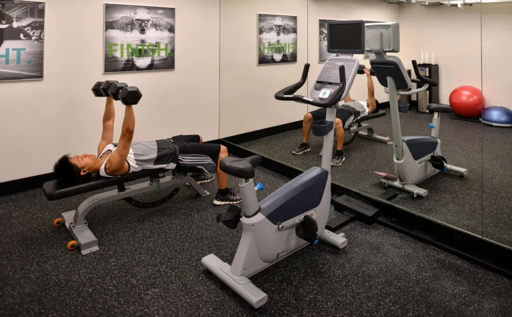 Holiday Inn Express & Suites San Diego - Mission Valley