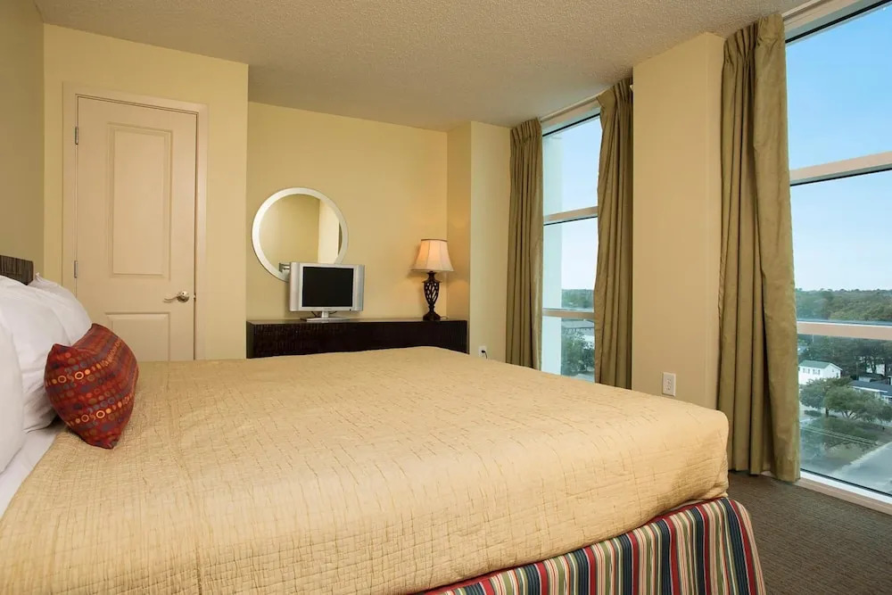 Seaside Resort by Capital Vacations