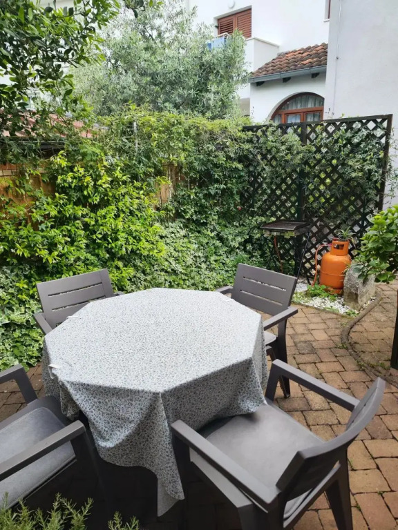 2-room apartment 30 m2 on 1st floor - INH 29179