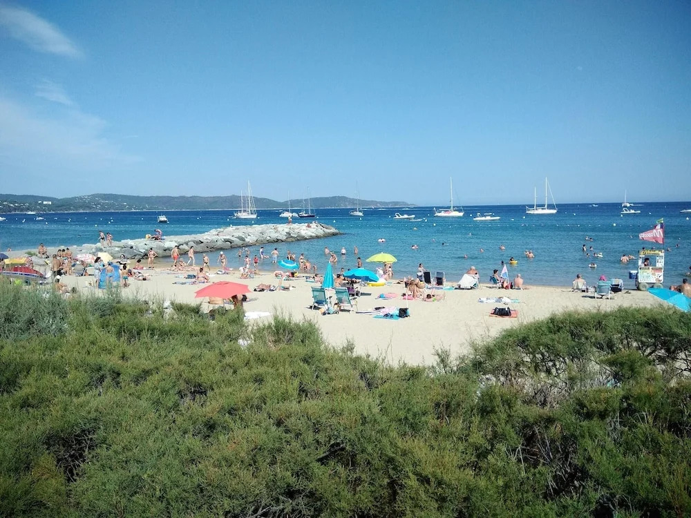 Apartment With one Bedroom in Cavalaire-sur-mer, With Furnished Terrac