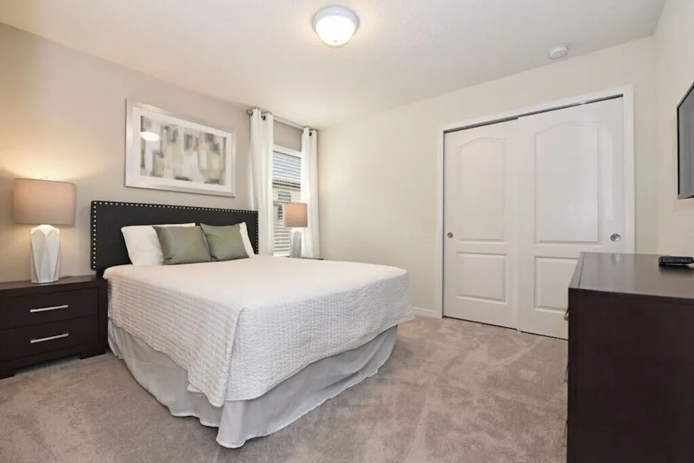 Windsor at Westside-8844MCDJGIL home