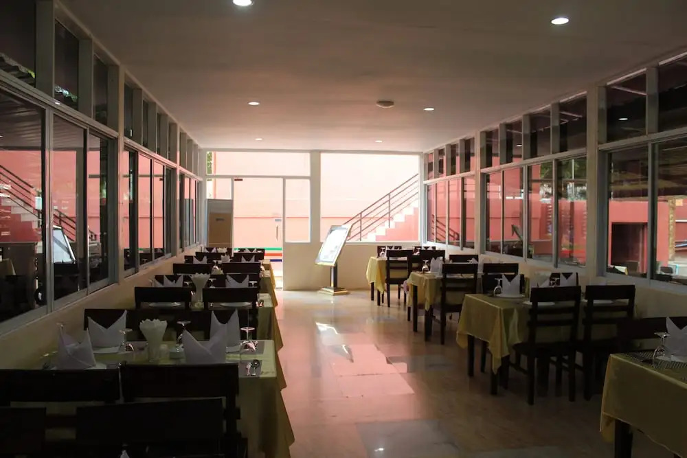 Law Ka Thit Sar Hotel - Hostel
