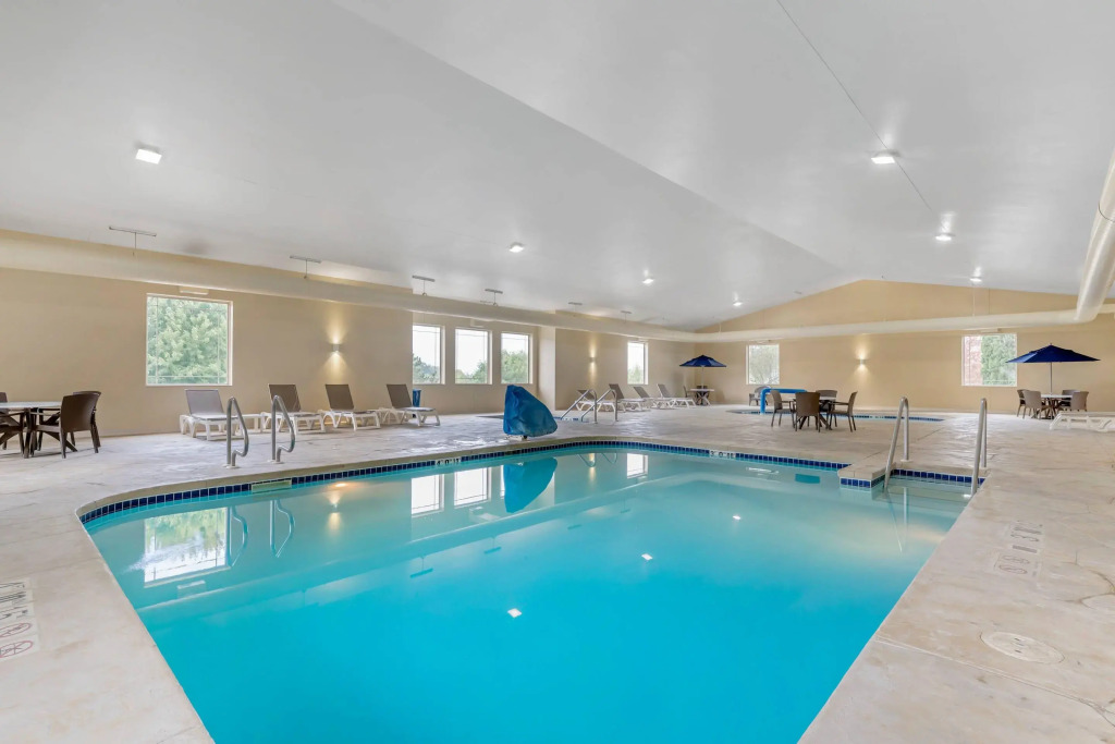 Comfort Suites Lake Geneva East