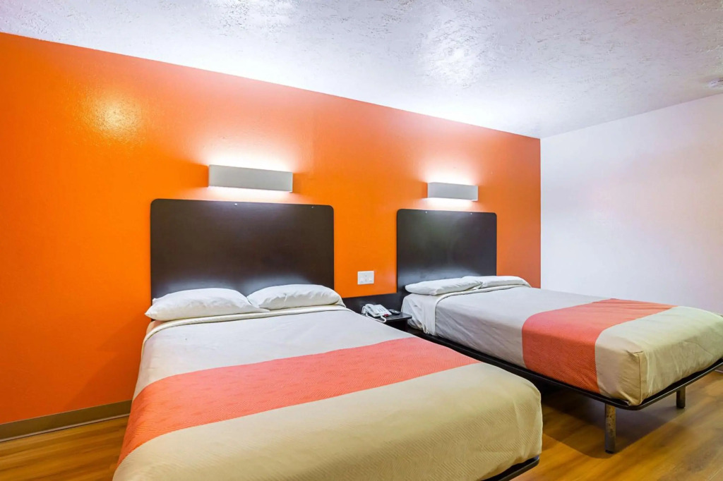 Motel 6-Madisonville, TX