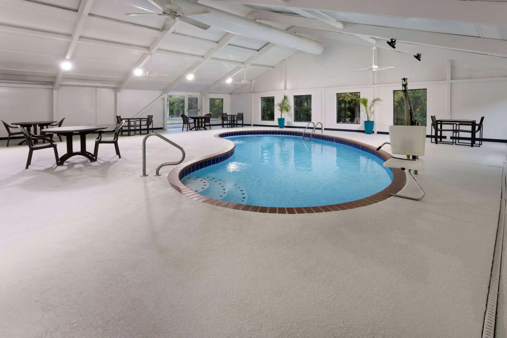 La Quinta Inn & Suites by Wyndham Memphis I-240