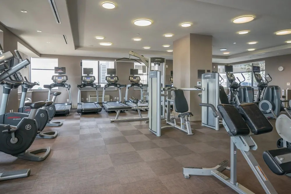 Home Away Luxury Apartments at Warren